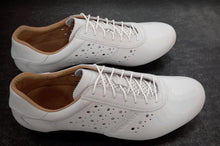 Charger l'image dans la galerie, White road cycling shoes. Full grain leather
