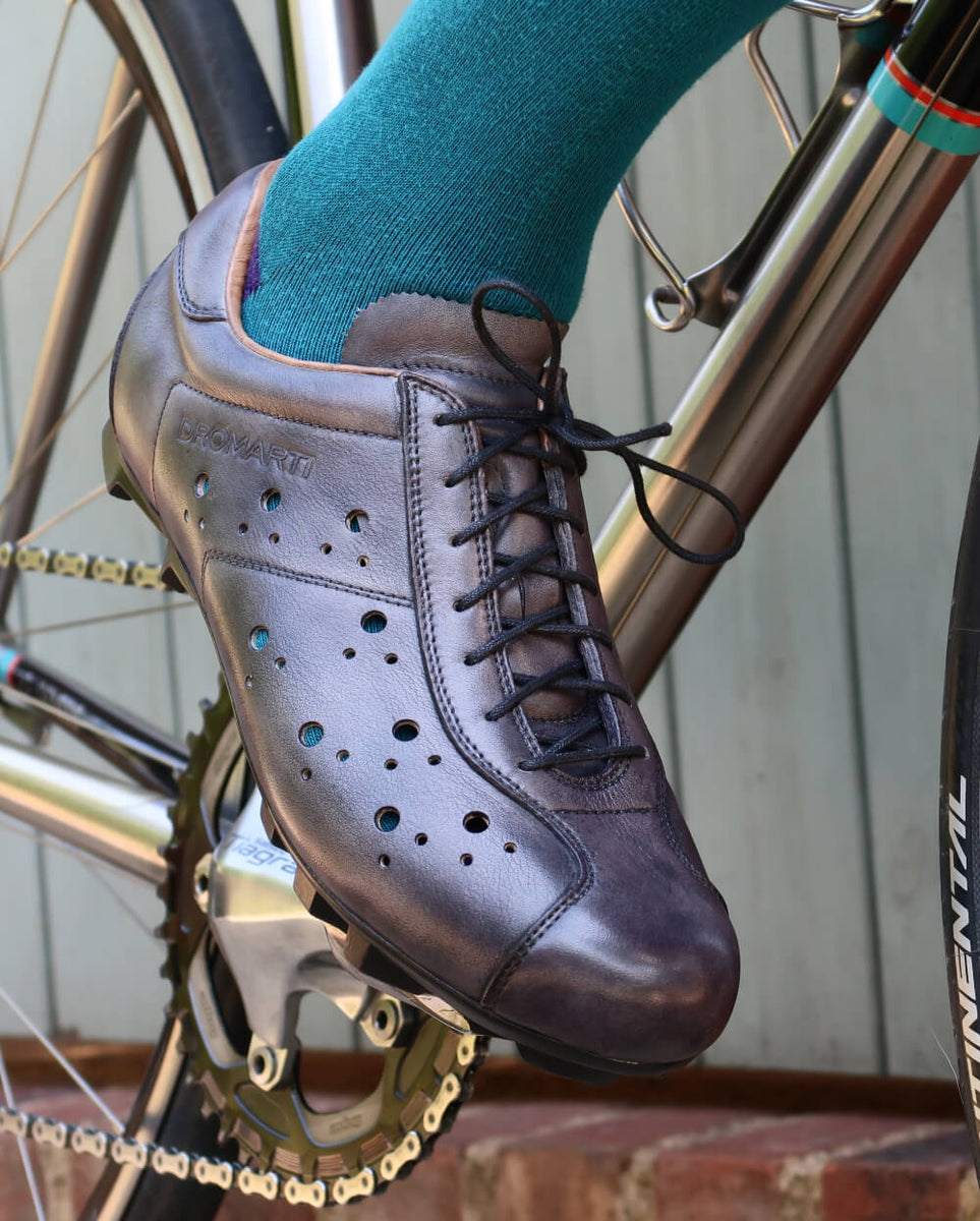 Vintage grey leather cycling shoes