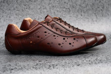 Laden Sie das Bild in den Galerie-Viewer, Brown leather lace up retro road cycling shoes