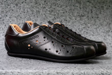 Load image into Gallery viewer, Flat plain soled black leather cycling shoes. L&#39;Eroica events with toeclips and straps. L&#39;eroica 